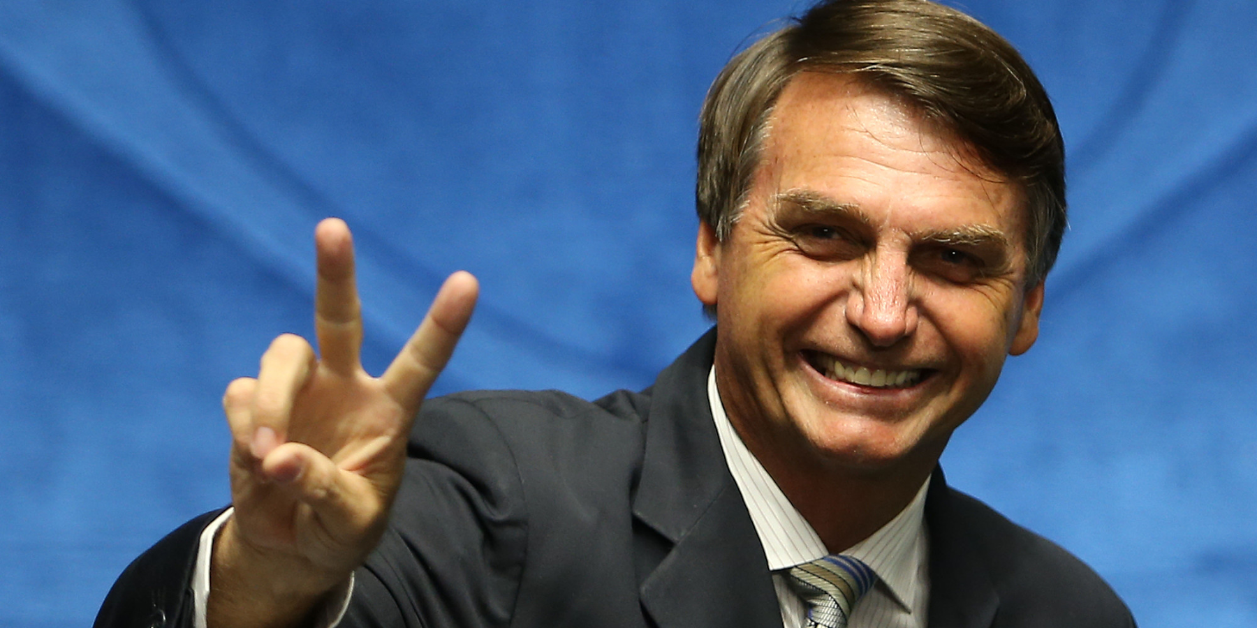 Jair Bolsonaro é um dos muitos nomes que já se apresentaram como pré-candidatos à presidência brasileira. Destaca-se pelos seus ideais polémicos.