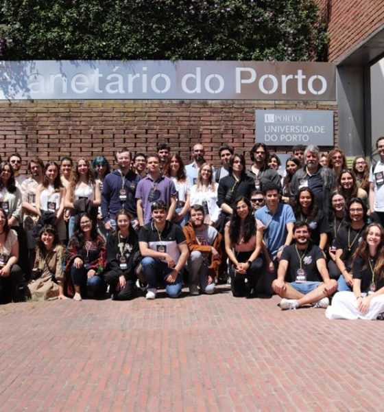 Foto de grupo dos participantes do evento "Astrobiologia: Entre Estrelas e Microorganismos"