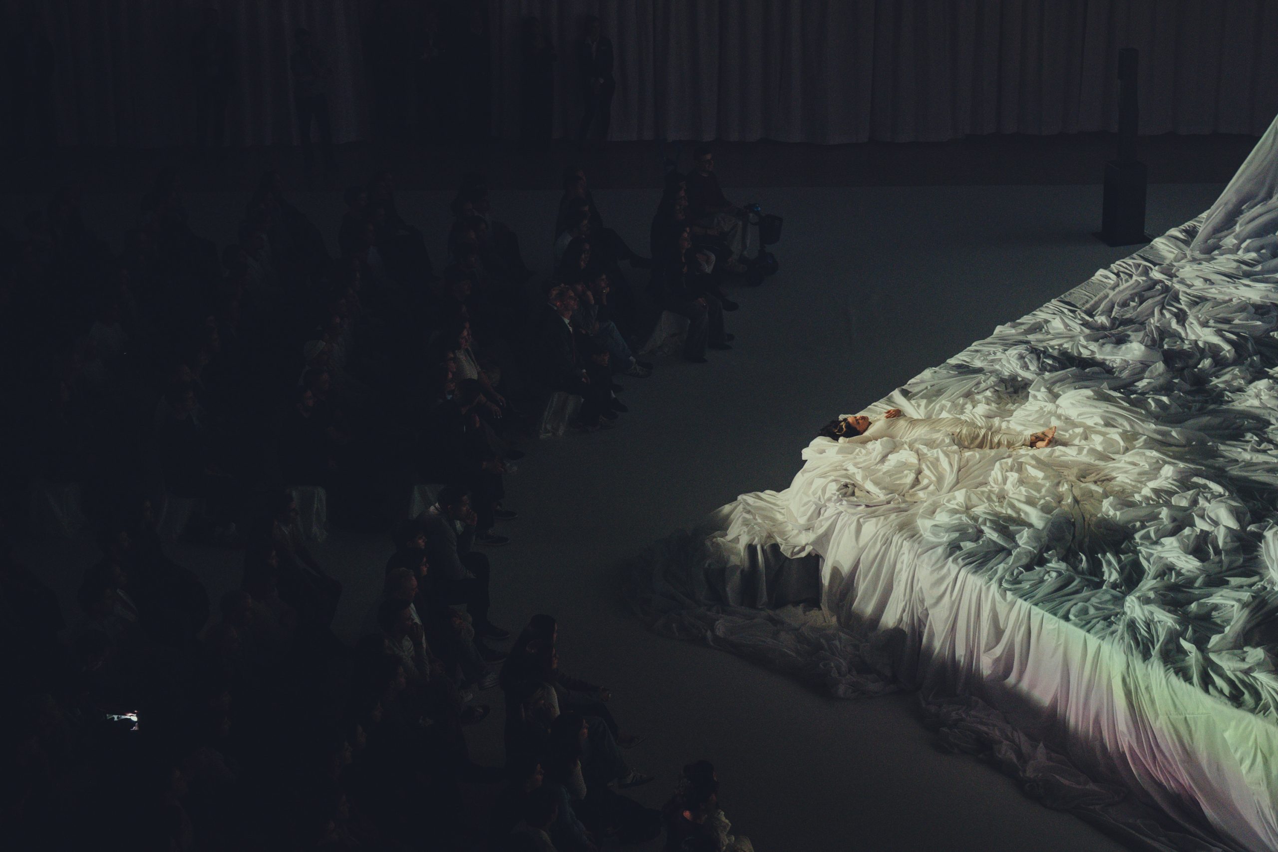 Luces y sombras de Lux de Rosalía, el álbum más venerado y matizado del 2025 | GQ España